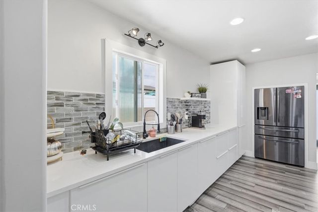 2215 N Spurgeon Street, Santa Ana, CA 92706