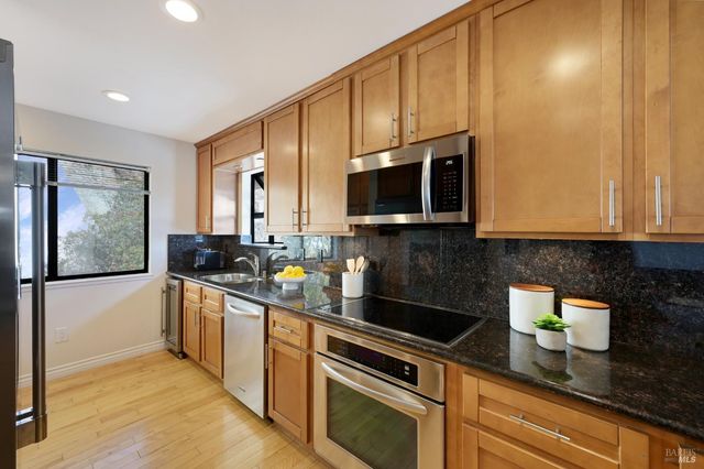 60 Marinero Cir, Tiburon, CA 94920