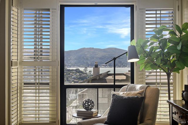 60 Marinero Cir, Tiburon, CA 94920