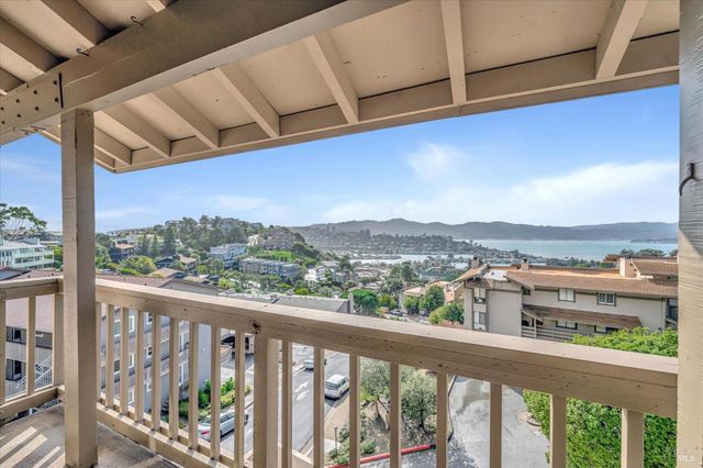 60 Marinero Cir, Tiburon, CA 94920