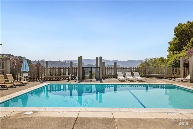 60 Marinero Cir, Tiburon, CA 94920