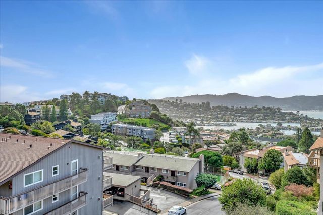 60 Marinero Cir, Tiburon, CA 94920