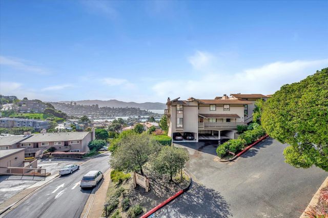 60 Marinero Cir, Tiburon, CA 94920