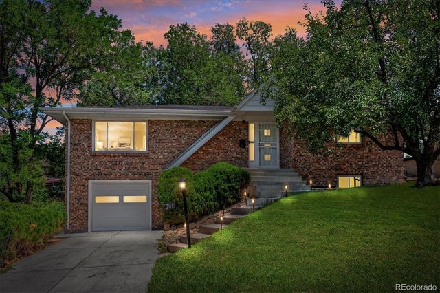 2015 Arapahoe Street, Golden, CO 80401