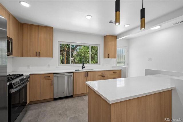 2015 Arapahoe Street, Golden, CO 80401