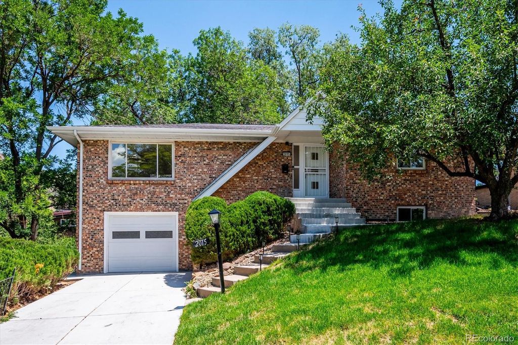 2015 Arapahoe Street, Golden, CO 80401