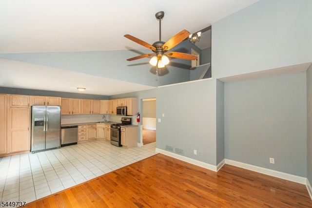 12 Pale Star Ct, Hardyston Twp., NJ 07419