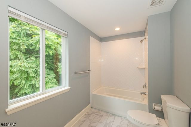 12 Pale Star Ct, Hardyston Twp., NJ 07419