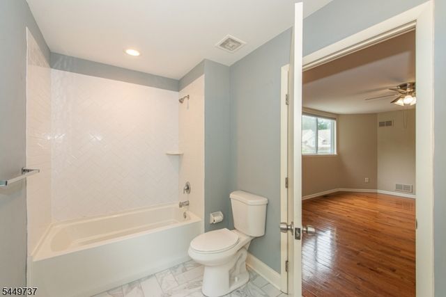 12 Pale Star Ct, Hardyston Twp., NJ 07419