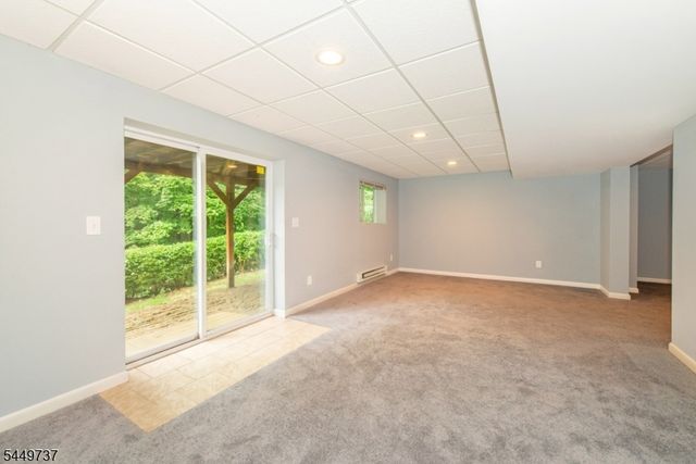 12 Pale Star Ct, Hardyston Twp., NJ 07419
