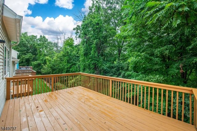 12 Pale Star Ct, Hardyston Twp., NJ 07419