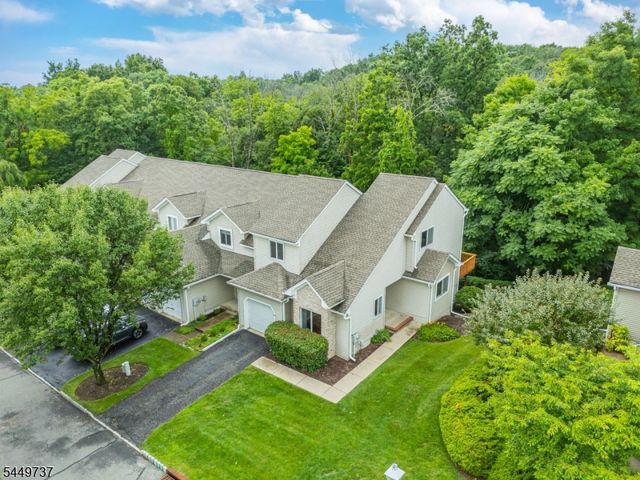 12 Pale Star Ct, Hardyston Twp., NJ 07419