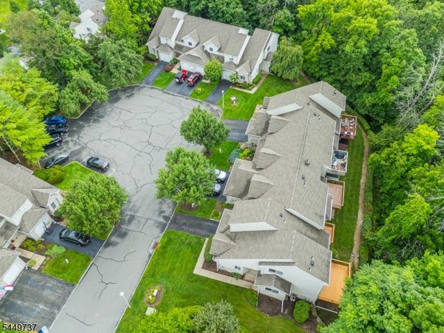 12 Pale Star Ct, Hardyston Twp., NJ 07419