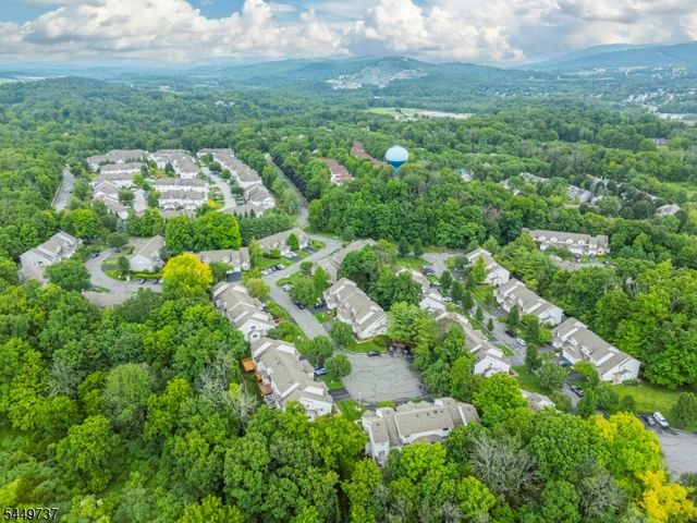 12 Pale Star Ct, Hardyston Twp., NJ 07419