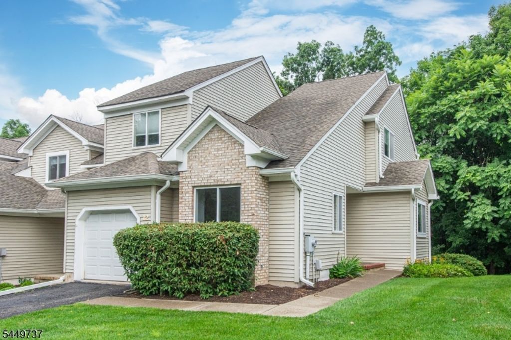 12 Pale Star Ct, Hardyston Twp., NJ 07419