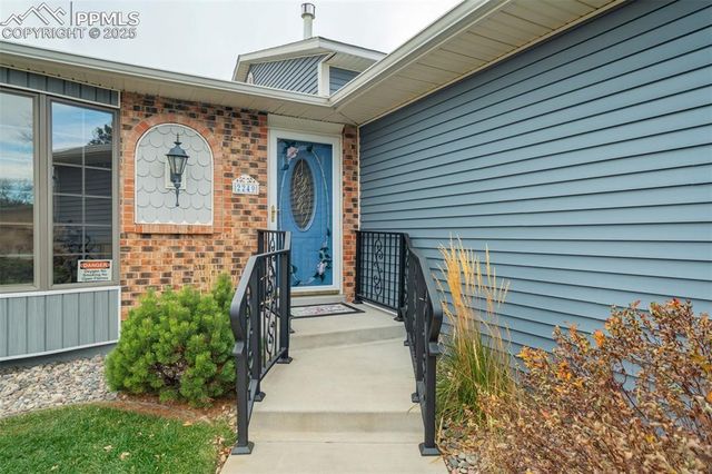 2249 Glenwood Circle, Colorado Springs, CO 80909