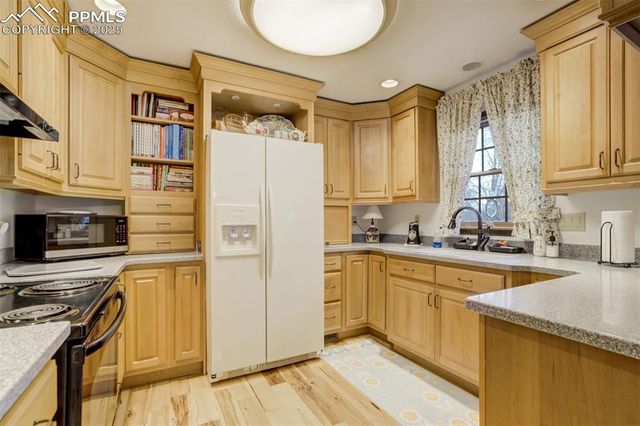 2249 Glenwood Circle, Colorado Springs, CO 80909