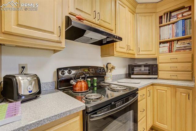 2249 Glenwood Circle, Colorado Springs, CO 80909