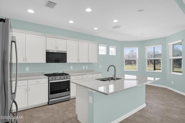 476 Hang Loose Way, Daytona Beach, FL 32124