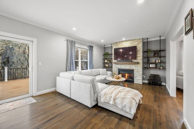 11 Osborne Hill Rd, Salem, MA 01970