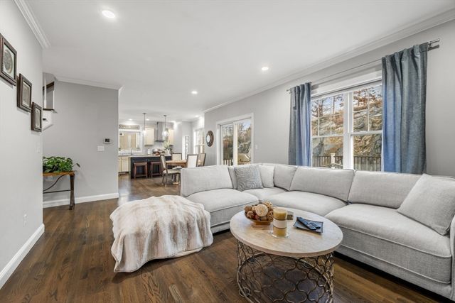 11 Osborne Hill Rd, Salem, MA 01970