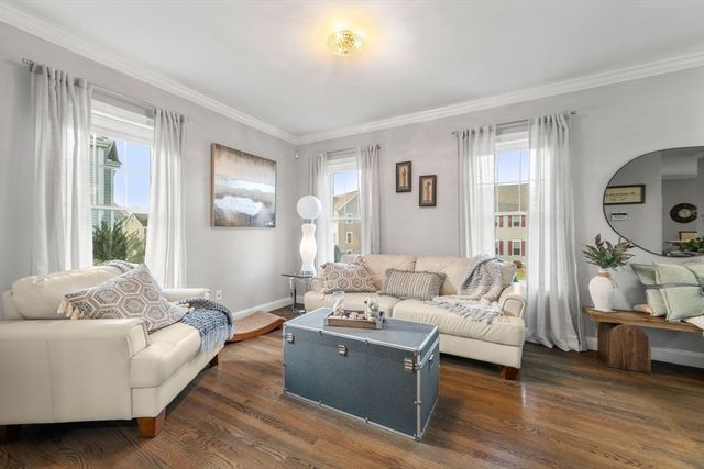 11 Osborne Hill Rd, Salem, MA 01970