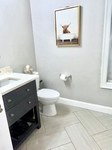 11 Osborne Hill Rd, Salem, MA 01970