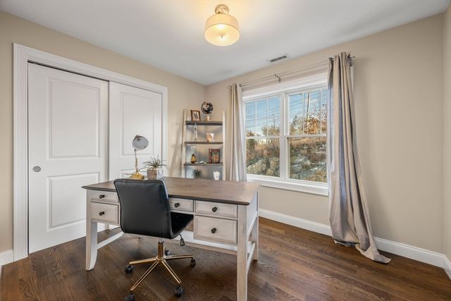 11 Osborne Hill Rd, Salem, MA 01970