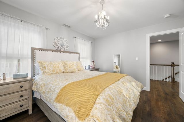 11 Osborne Hill Rd, Salem, MA 01970