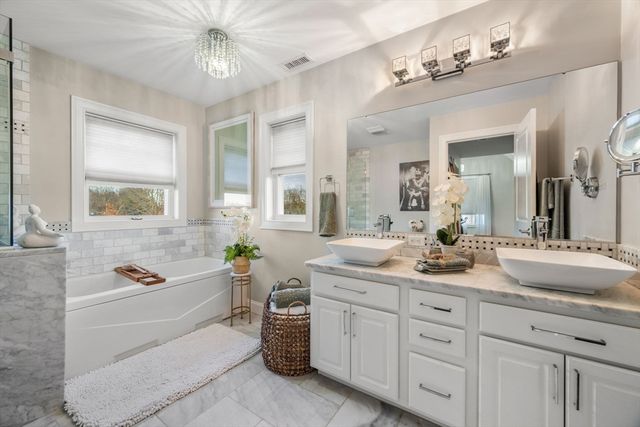 11 Osborne Hill Rd, Salem, MA 01970