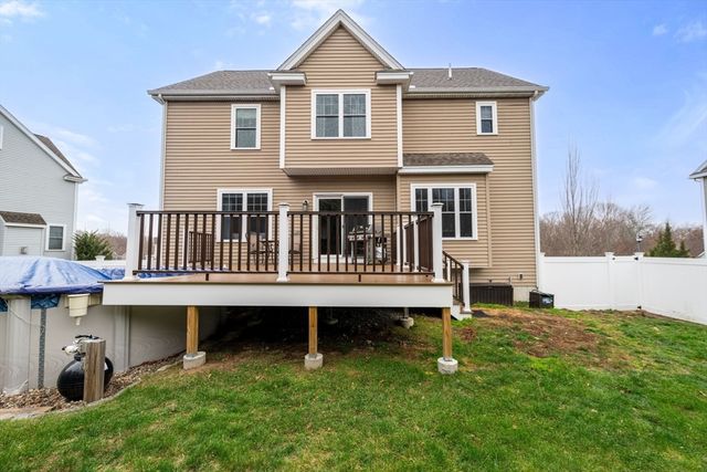 11 Osborne Hill Rd, Salem, MA 01970