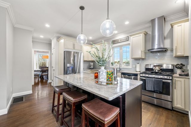 11 Osborne Hill Rd, Salem, MA 01970