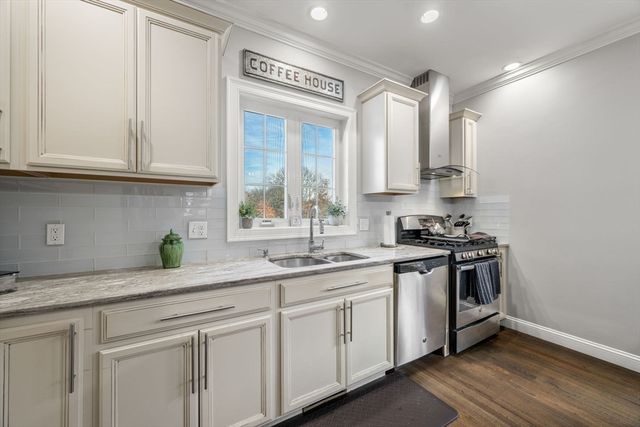 11 Osborne Hill Rd, Salem, MA 01970