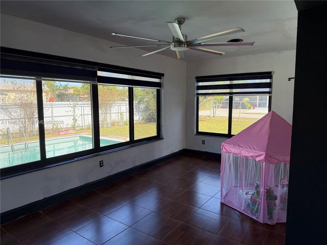 1241 NW 196th St, Miami Gardens, FL 33169