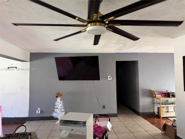 1241 NW 196th St, Miami Gardens, FL 33169