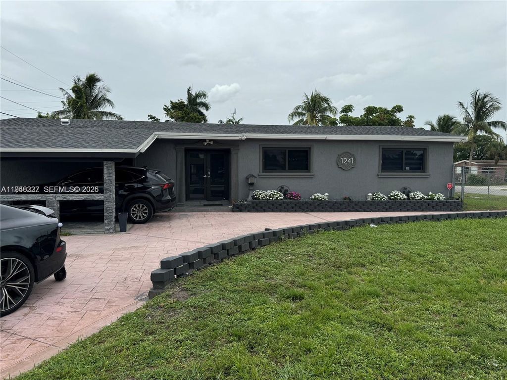 1241 NW 196th St, Miami Gardens, FL 33169