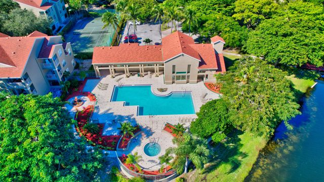 1745 Palm Cove Boulevard 3-305, Delray Beach, FL 33445