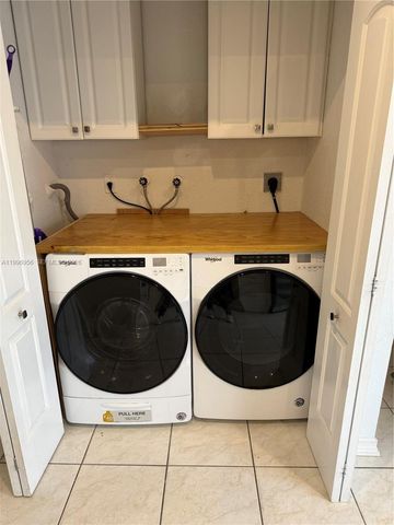 17084 SW 138th Ct, Miami, FL 33177