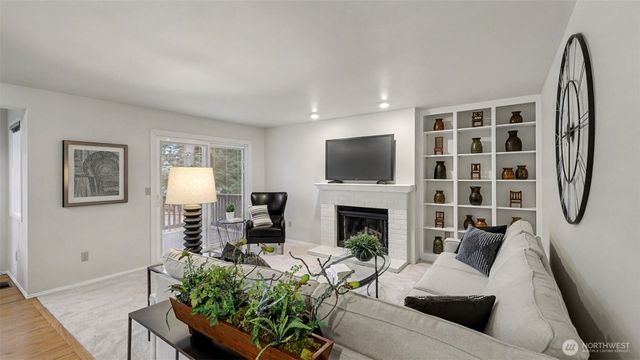 23915 SE 42nd Court, Sammamish, WA 98029