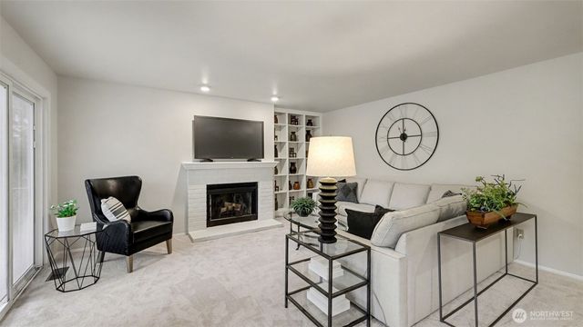 23915 SE 42nd Court, Sammamish, WA 98029