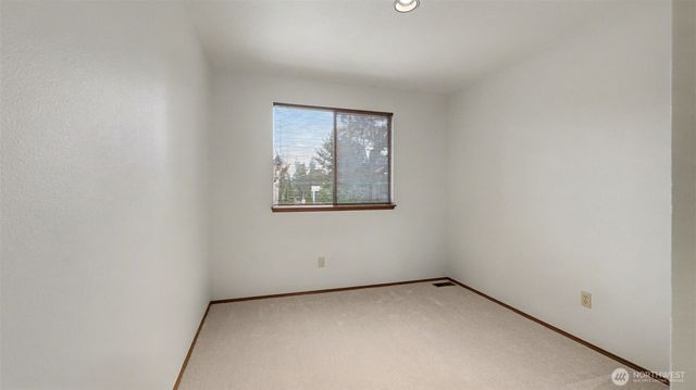 23915 SE 42nd Court, Sammamish, WA 98029