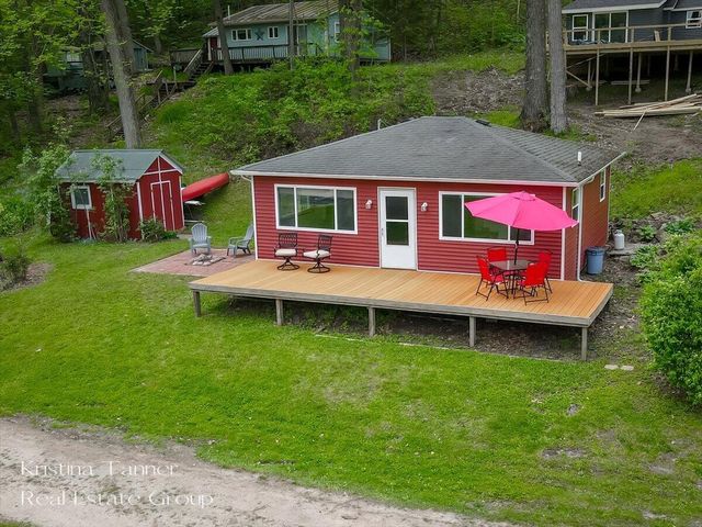 13737 Lower Bayside Drive, Belding, MI 48809