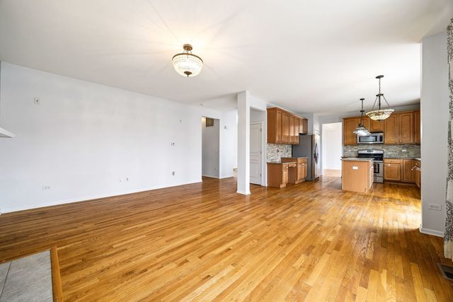 9 Lilac Court, Bolingbrook, IL 60490