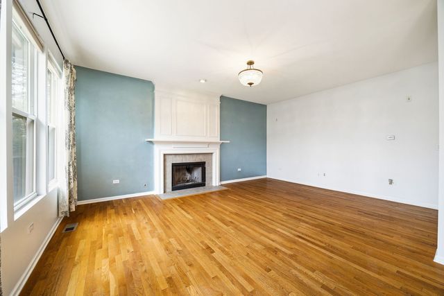 9 Lilac Court, Bolingbrook, IL 60490