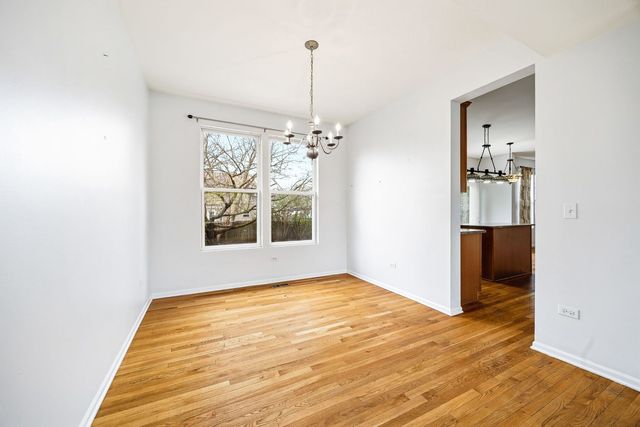 9 Lilac Court, Bolingbrook, IL 60490