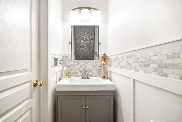 9 Lilac Court, Bolingbrook, IL 60490