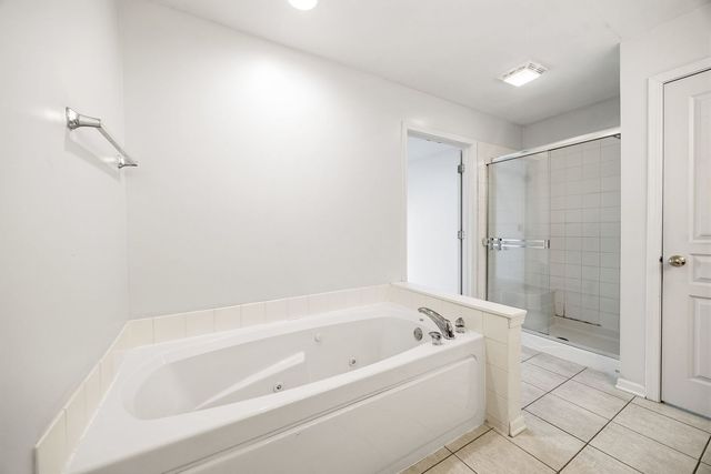 9 Lilac Court, Bolingbrook, IL 60490