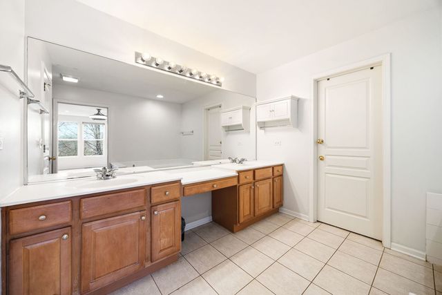 9 Lilac Court, Bolingbrook, IL 60490