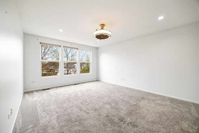 9 Lilac Court, Bolingbrook, IL 60490