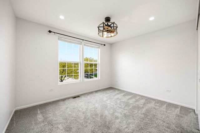 9 Lilac Court, Bolingbrook, IL 60490